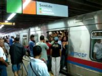 Den�ncias de ass�dio sexual em �nibus, metr� e trem sobem 850% em SP