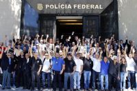 Contra reforma da Previd�ncia, PF amea�a entrega coletiva de armas