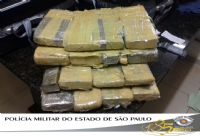 Policiais do 5� Batalh�o Rodovi�rio apreendem 15 kg de maconha em Avar�