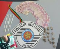 PM de Pardinho flagra tr�fico de drogas em interior de escola