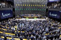 Juristas pedem ao Tribunal Superior Eleitoral a extin��o de 9 partidos 