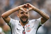 Botucatuense Clayson � destaque no Corinthians na conquista do t�tulo brasileiro