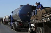 Apesar do an�ncio de tr�gua, caminhoneiros dizem que continuar�o parados 