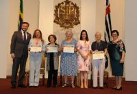 Professores e diretores da rede estadual de ensino s�o homenageados em S�o Paulo