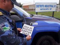 GCM fortalece fiscaliza��o contra colagem de cartazes em postes e �reas p�blicas