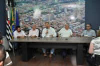 Botucatu e Pardinho assinam decreto de utilidade p�blica da Barragem do Rio Pardo