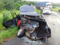 Acidente entre carro e caminh�o deixa quatro feridos em Paragua�u Paulista