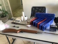 PM de S�o Manuel apreende moto furtada e diversos tijolos de maconha