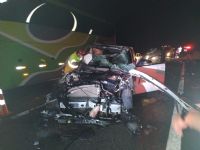 Acidente envolvendo tr�s ve�culos resulta em v�tima fatal na Rodovia SP-280