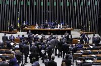 Senado faz devolu��o de pacote anticorrup��o � C�mara dos Deputados