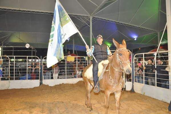 Festa do Peão de Boiadeiro de Malacacheta arrecada mais de 10 toneladas de  alimentos